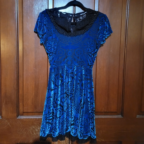 Hot Topic Blue Velvet Burnout Skater Dress - Picture 5 of 5